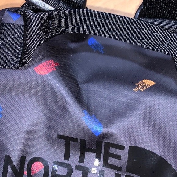 NWT The North Face Base Camp Duffel, Small - Picture 10 of 14